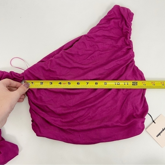Superdown Selilah One Shoulder Top in Berry Size M - Picture 9 of 10
